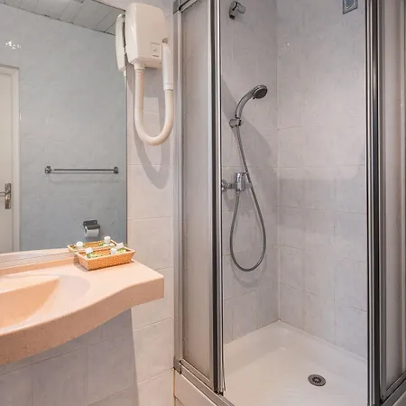 Terminus Montparnasse 3* פריז