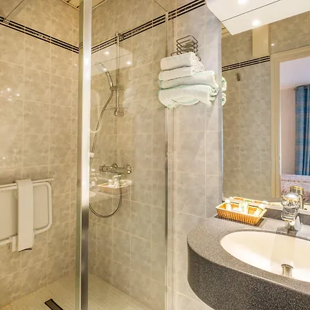 Terminus Montparnasse מלון