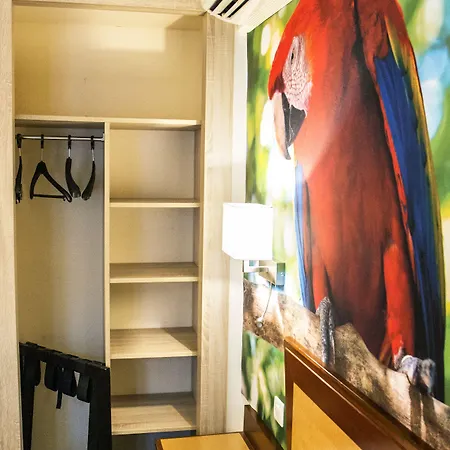 Terminus Montparnasse מלון