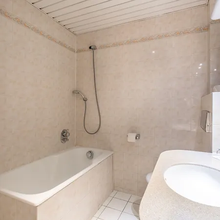 Terminus Montparnasse 3*
