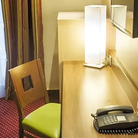 Terminus Montparnasse מלון 3*